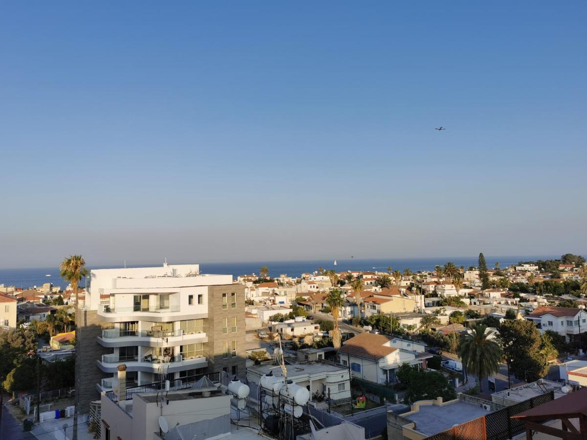 Carisa Downtown With Rooftop Pool Ларнака Екстер'єр фото